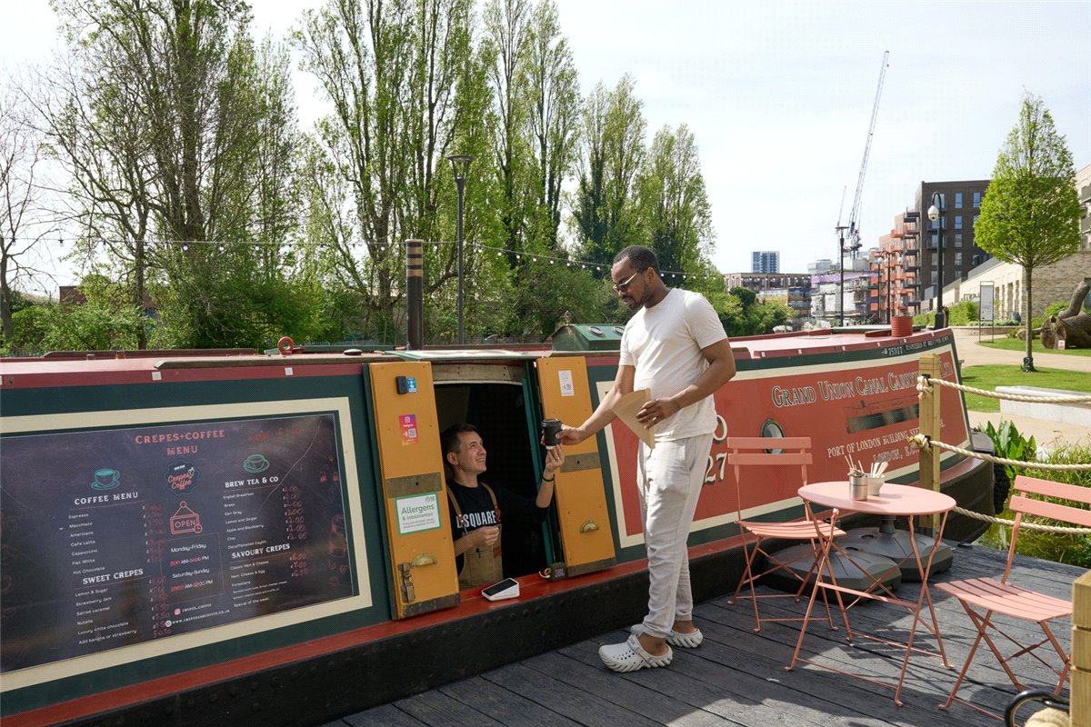 3 bedroom Flat, Grand Union, Beresford Avenue, HA0 - Available, Image 2