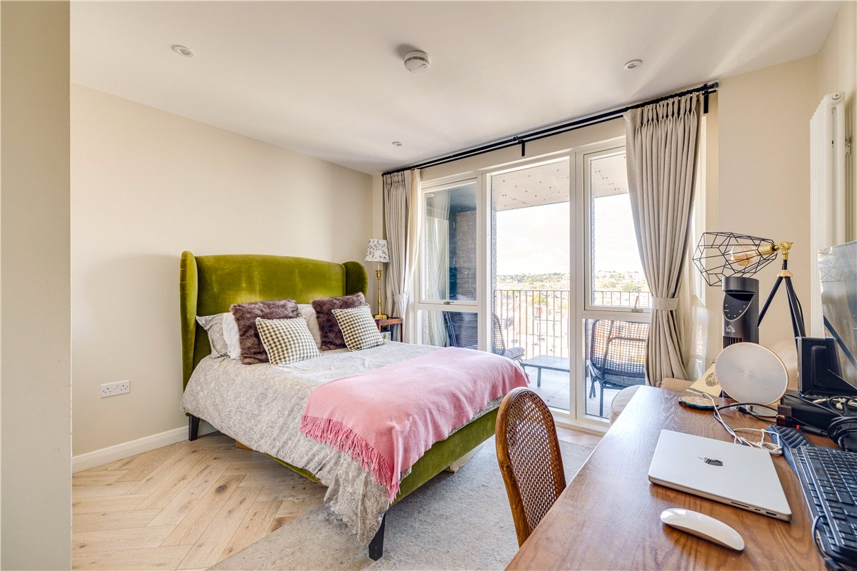 3 bedroom Flat, Ravensbury Terrace, London, SW18 - Available, Image 7