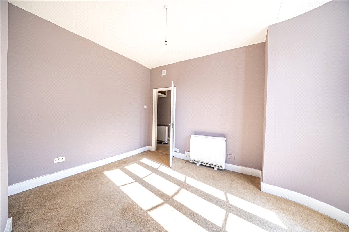 1 bedroom Flat, Eastgate Street, Winchester, SO23 - Sold, Image 6