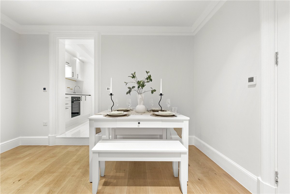 2 bedroom Flat, Cadogan Square, Chelsea, SW1X - Available, Image 17