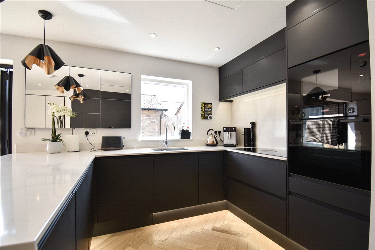 2 bedroom Bungalow, Lammas Field, Cambridge, CB3 - Available, Image 1