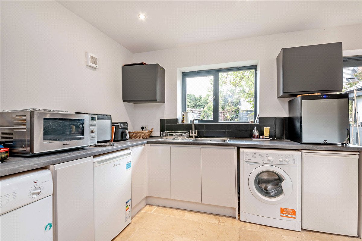 5 bedroom House, Gore End, Newbury, RG20 - Available, Image 5