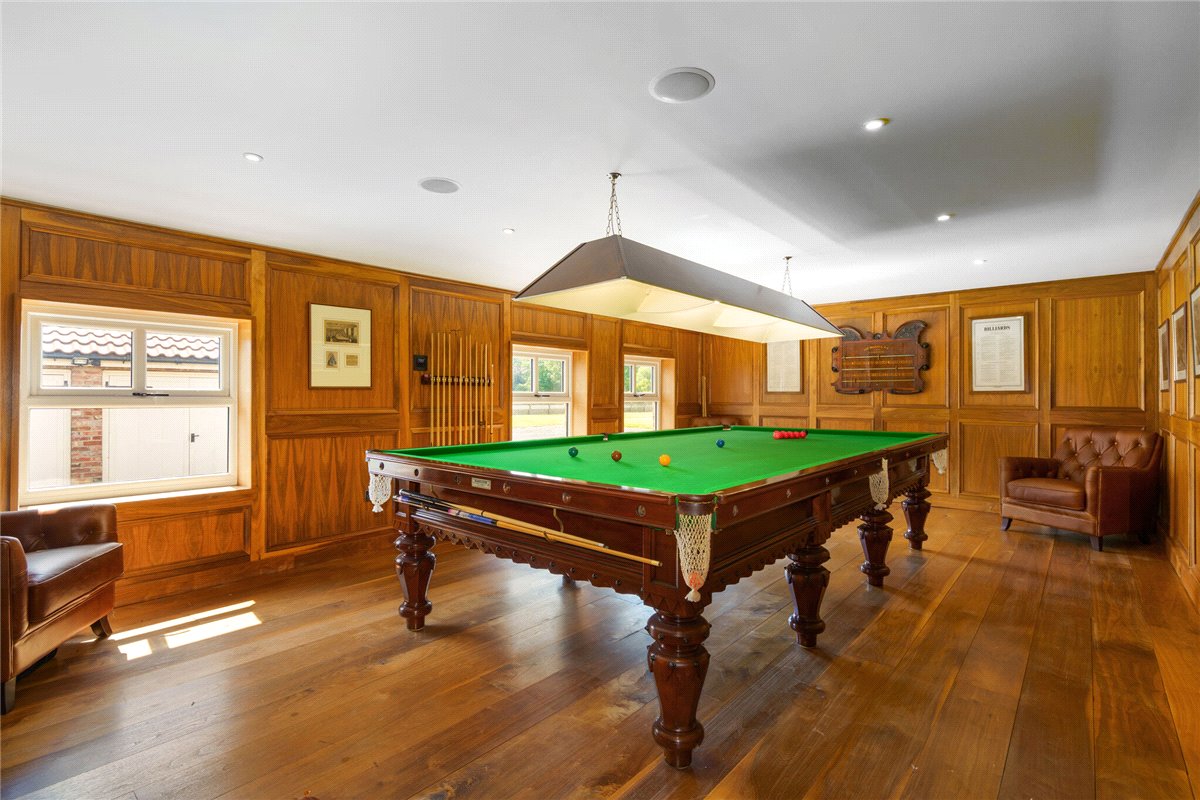 6 Bedroom Single Family Home/House's Image 14