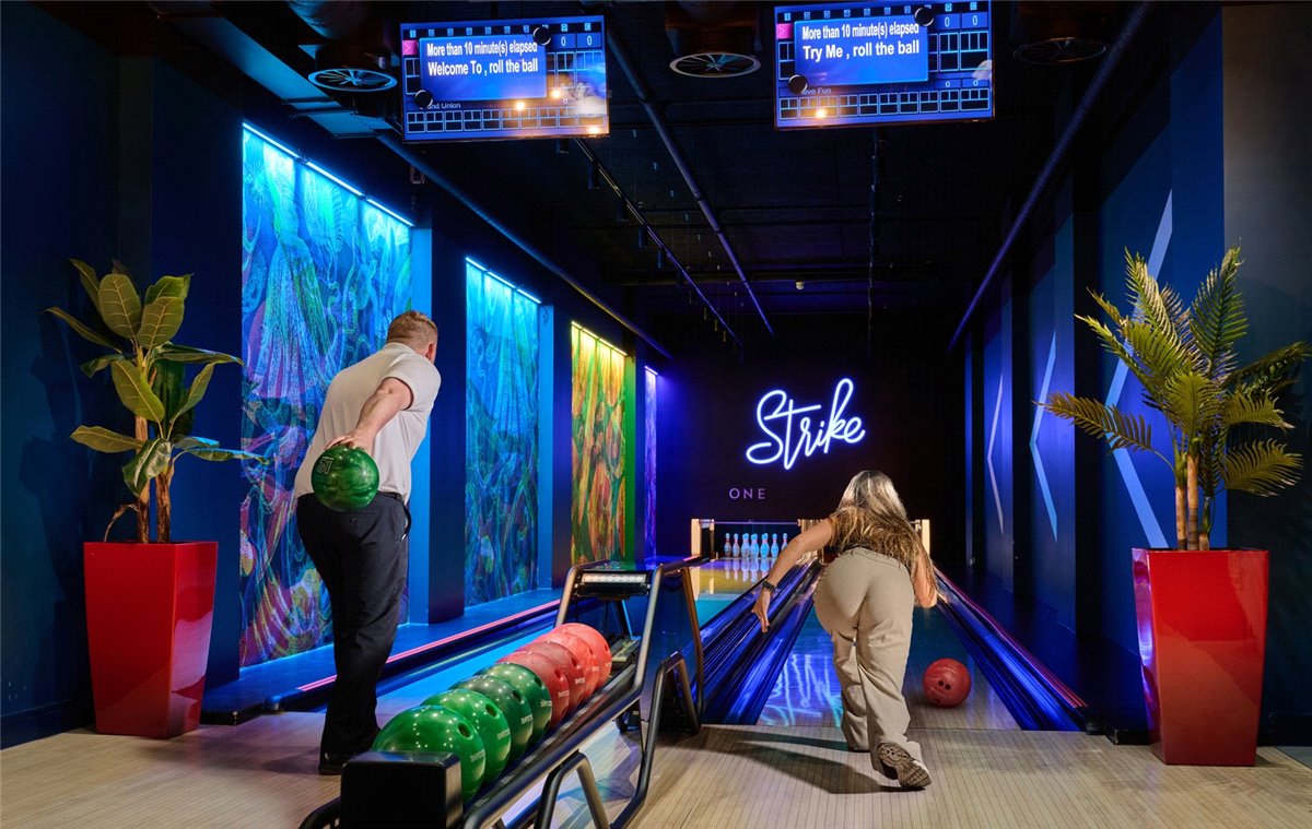 3 bedroom Flat, Grand Union, Beresford Avenue, HA0 - Available, Image 1