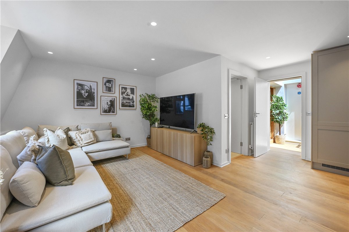 2 bedroom Flat, Bingham Place, Marylebone, W1U - Available
