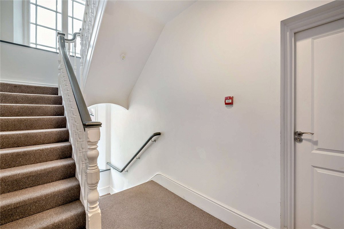2 bedroom Flat, Northbrook Street, Newbury, RG14 - Available, Image 10