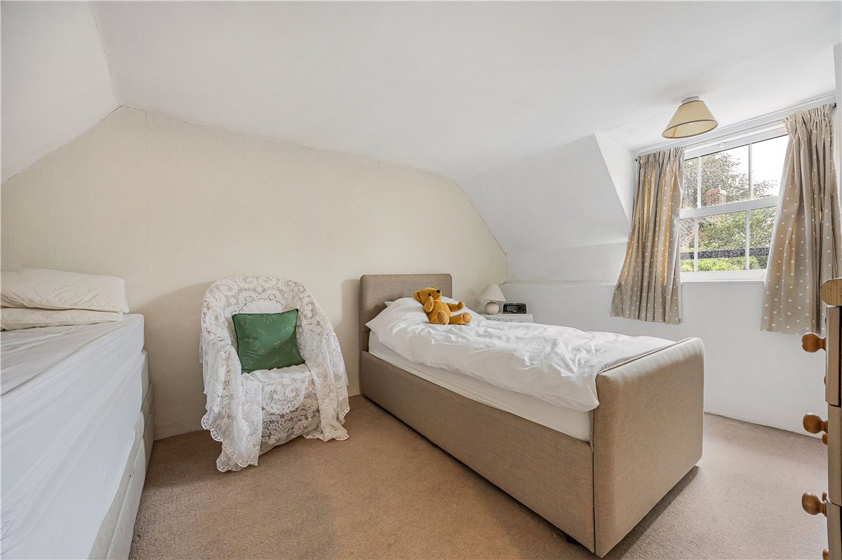 3 bedroom House, Brook Street, Great Bedwyn, SN8 - Available, Image 12