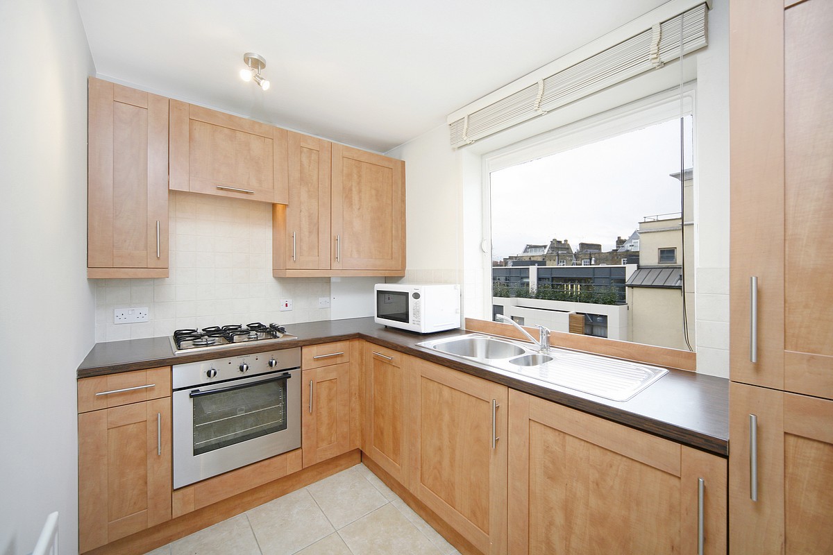 2 bedroom Flat, Fulham Road, Chelsea, SW3 - Available, Image 2