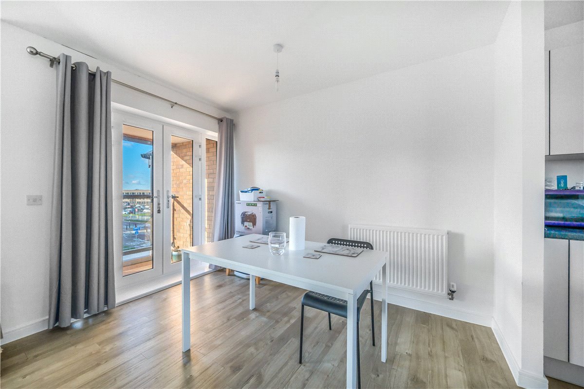 2 bedroom Flat, Longhorn Drive, Whitehouse, MK8 - , Image 3