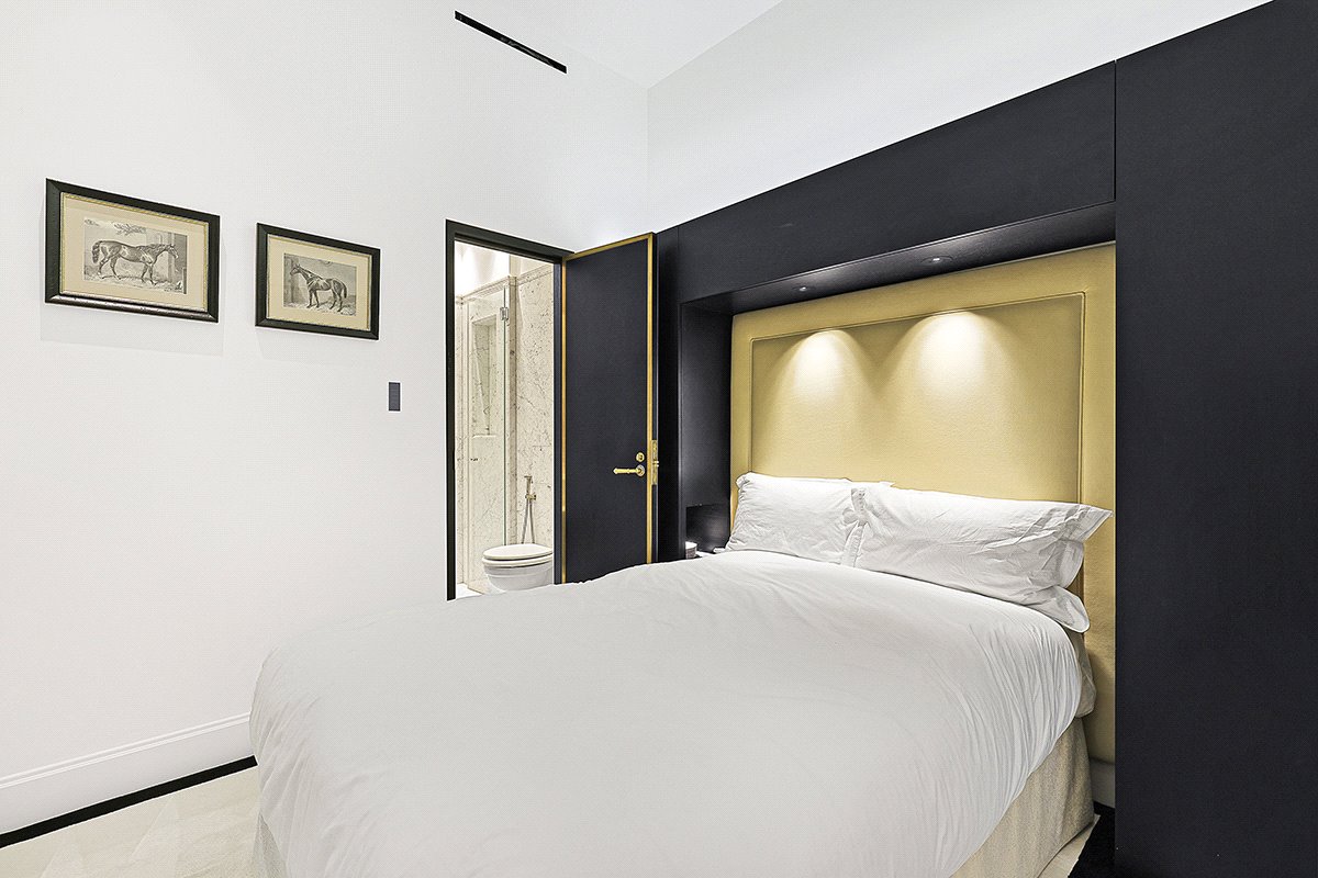 3 bedroom Flat, Pont Street, Knightsbridge, SW1X - Available, Image 8