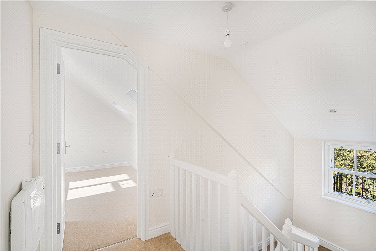 2 bedroom Flat, Walton Crescent, Oxford, OX1 - Available, Image 6