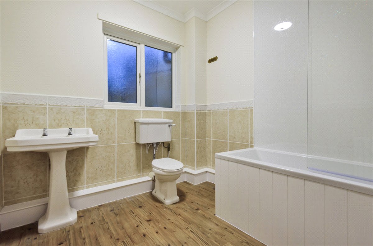 4 bedroom House, Chesterfield Road, Barlborough, S43 - Let Agreed, Image 2