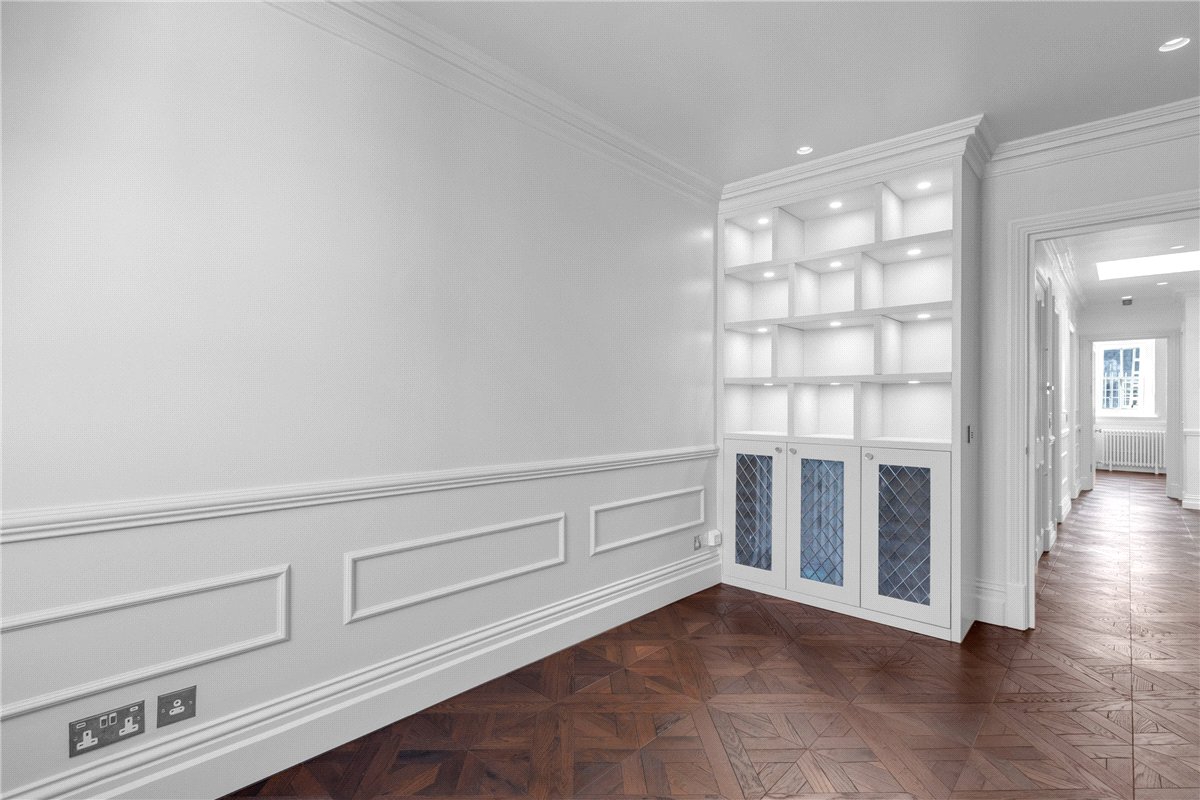 3 bedroom Flat, Eaton Place, Belgravia, SW1X - Available, Image 2