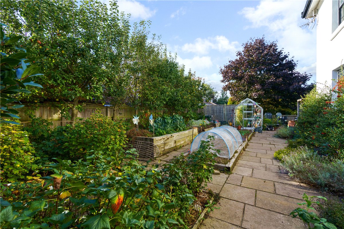 6 bedroom House, Doncaster Road, Selby, YO8 - Available, Image 3