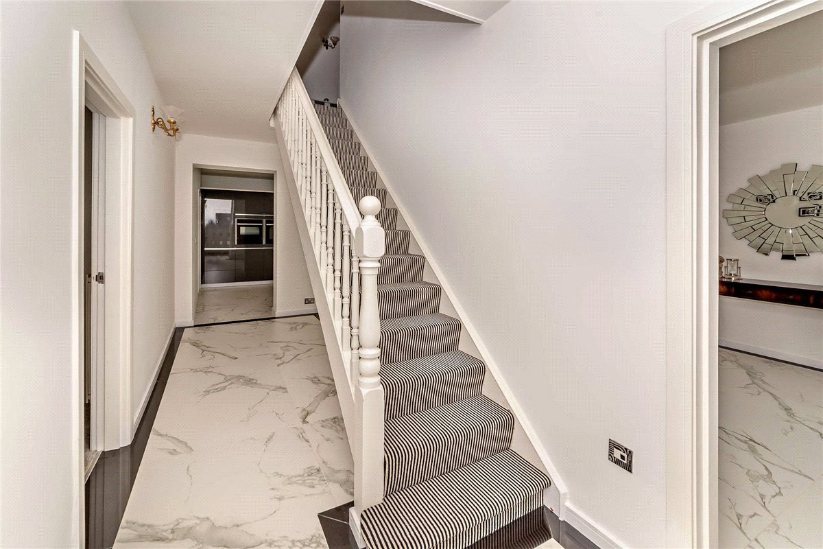5 bedroom House, Newbury Road, Headley, RG19 - Available, Image 8