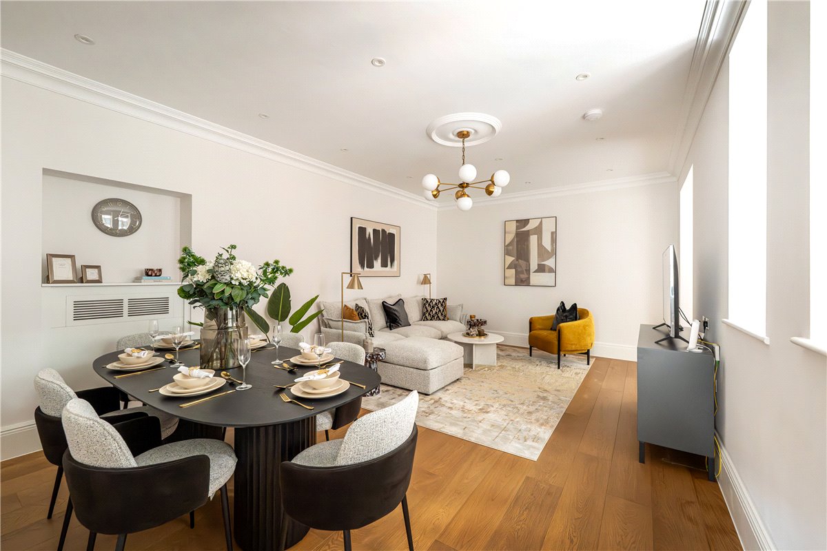 2 bedroom Flat, Stratton Street, London, W1J - Available