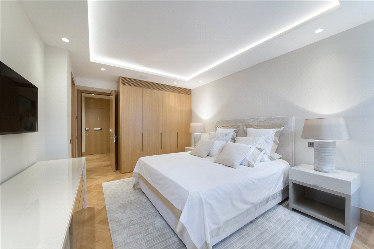 3 bedroom Flat, Upper Grosvenor Street, Mayfair, W1K - Available, Image 15