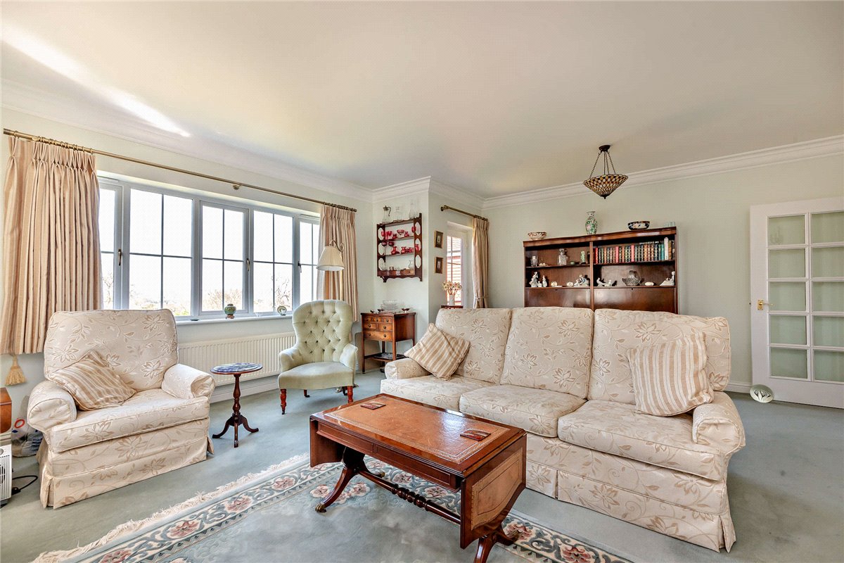 3 bedroom Flat, Woodridge, Newbury, RG14 - Available, Image 3