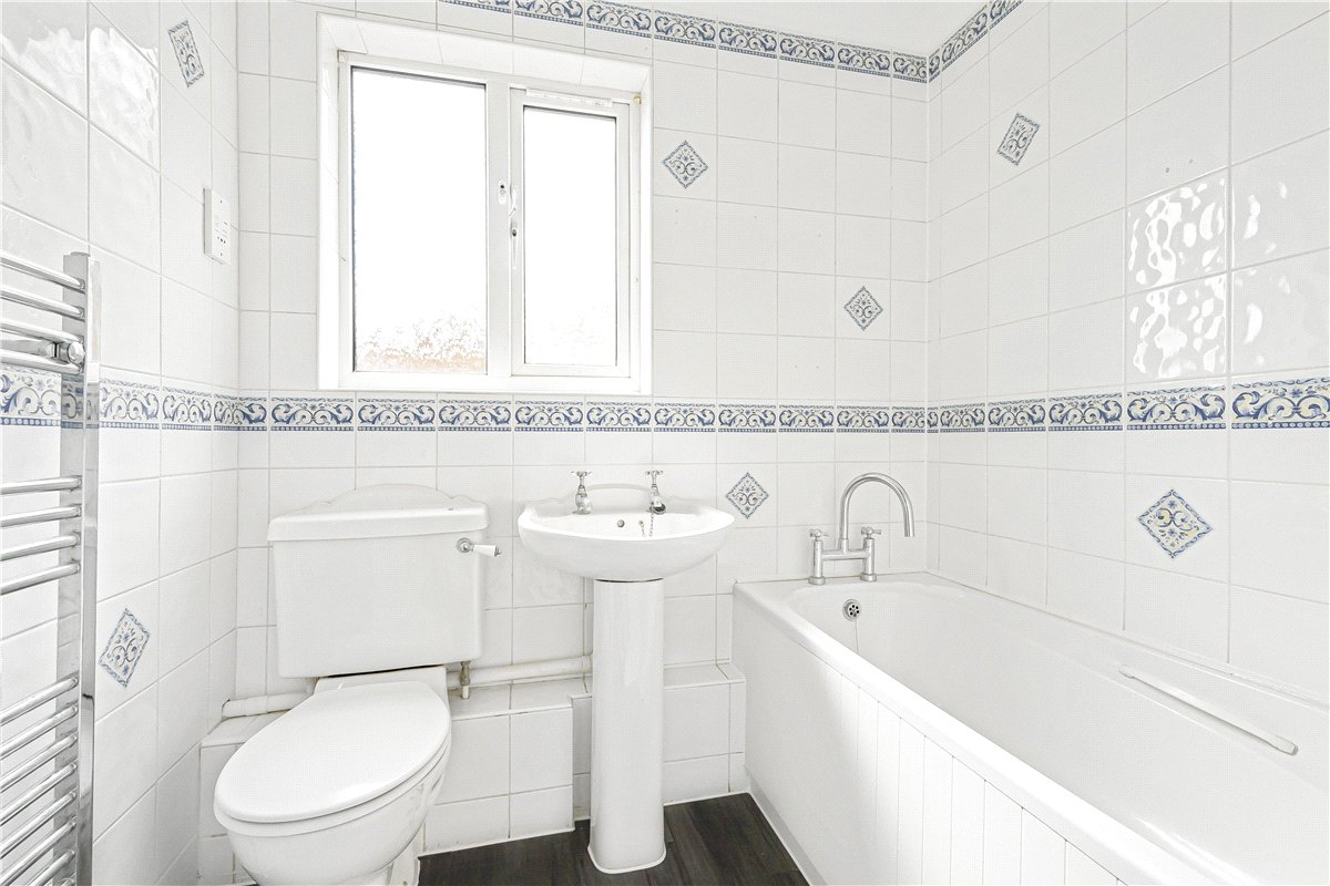 2 bedroom Bungalow, Pantile Close, Witham, CM8 - Let Agreed, Image 17