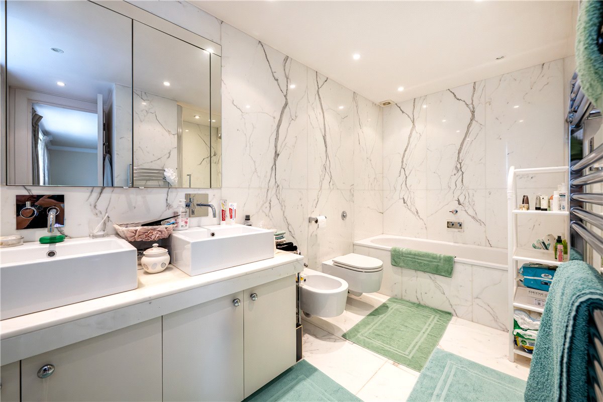 3 bedroom Flat, Hans Place, Chelsea, SW1X - Sold, Image 4