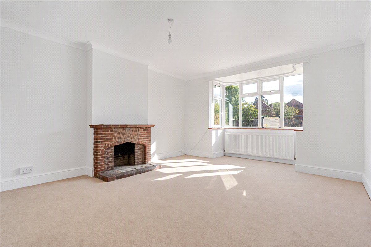 3 bedroom House, London Road, Wendover, HP22 - Available, Image 1