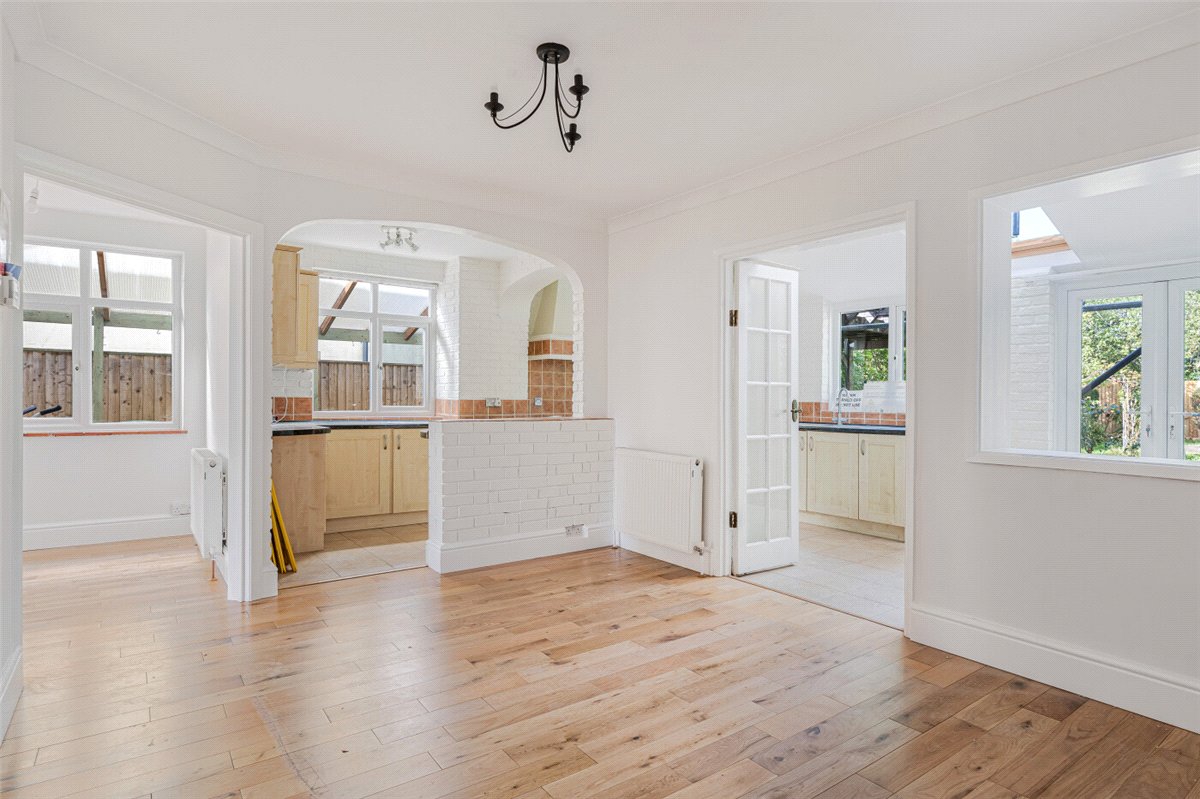 3 bedroom House, London Road, Wendover, HP22 - Available, Image 1