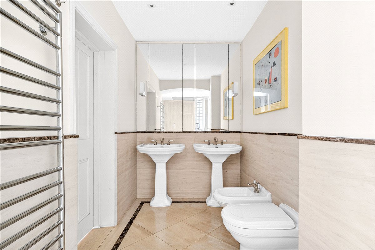 4 bedroom Maisonette, Harrington Gardens, South Kensington, SW7 - Available, Image 19