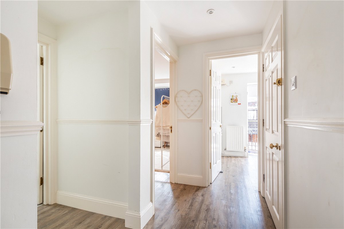 1 bedroom Flat, Parchment Street, Winchester, SO23 - Available, Image 5