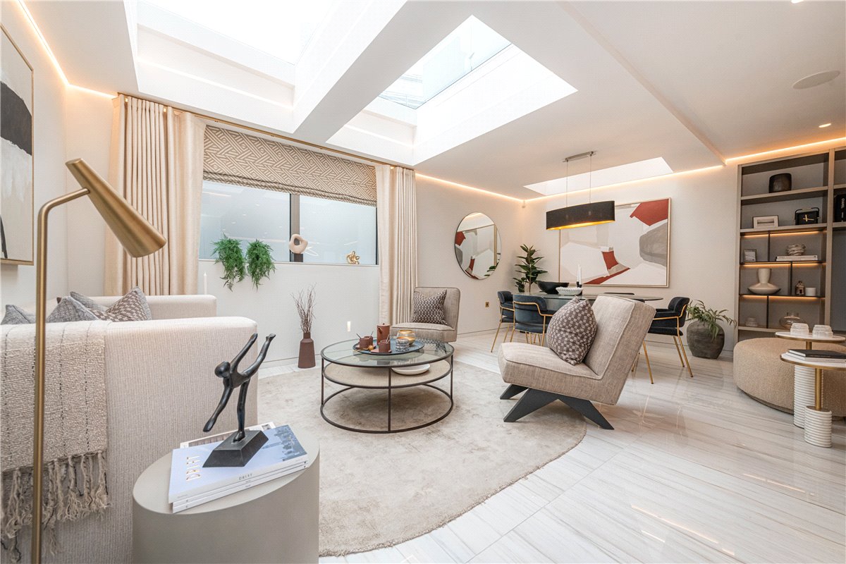 3 bedroom Maisonette, South Molton Street, Mayfair, W1K - Available, Image 38