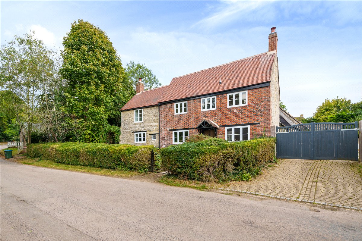 3 bedroom House, Main Street, Turweston, NN13 - Available