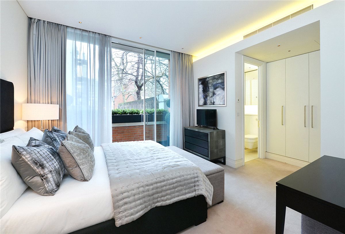 2 bedroom Flat, Green Street, Mayfair, W1K - Available, Image 5