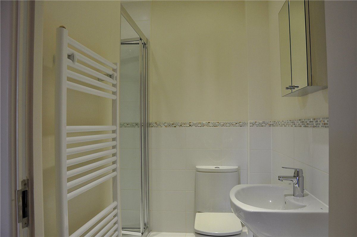 2 bedroom Flat, West Street, Newbury, RG14 - Available, Image 4