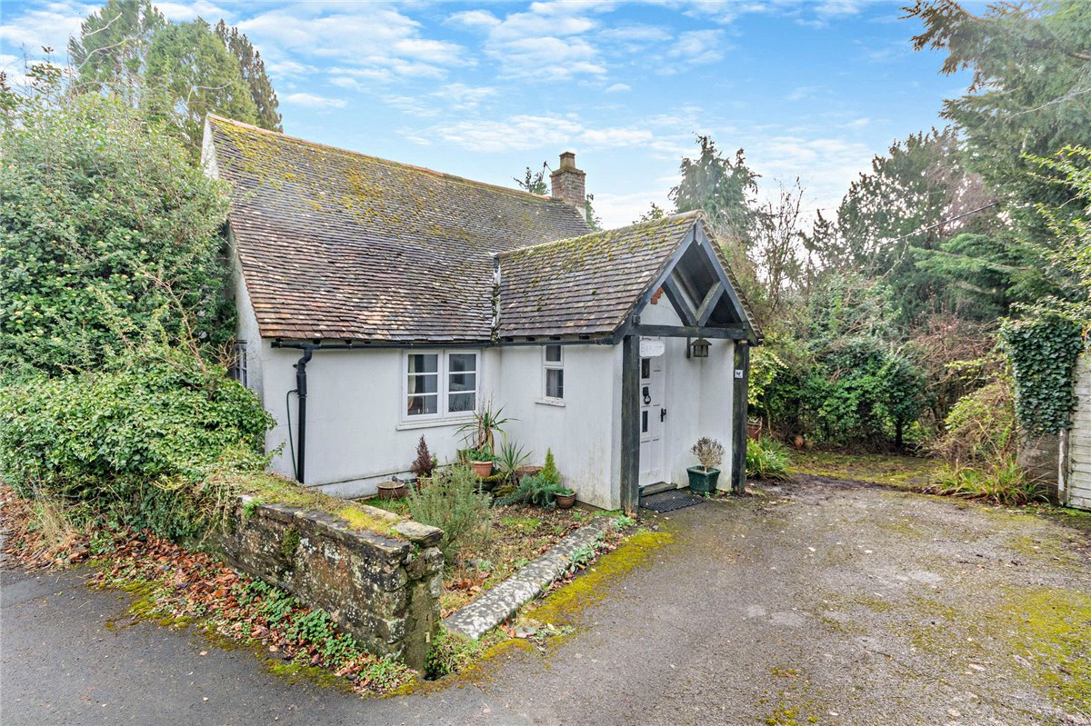 2 bedroom House, Belmont, Woodspeen, RG20 - Available