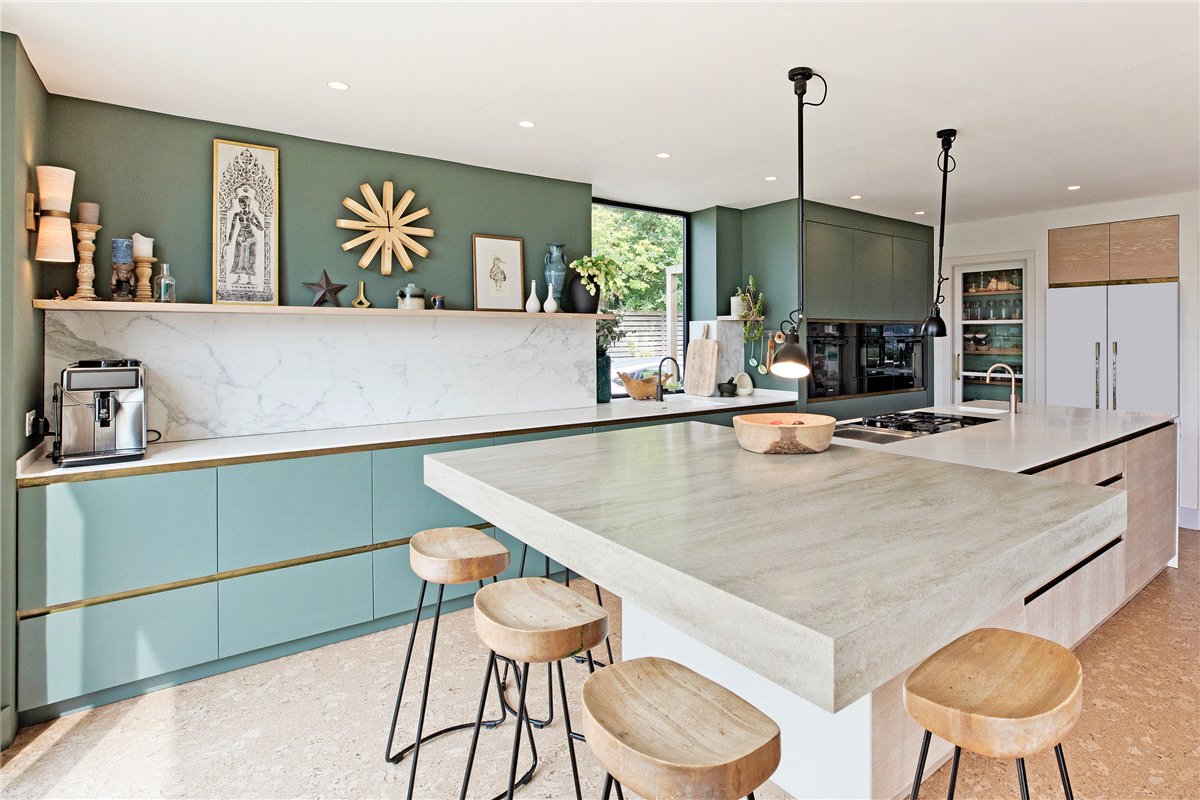 5 Bedroom Single Family Home/House's Image 6