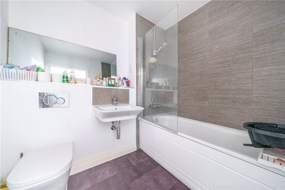 2 bedroom Flat, Scott Court, Glebe Farm, MK17 - Let Agreed, Image 5