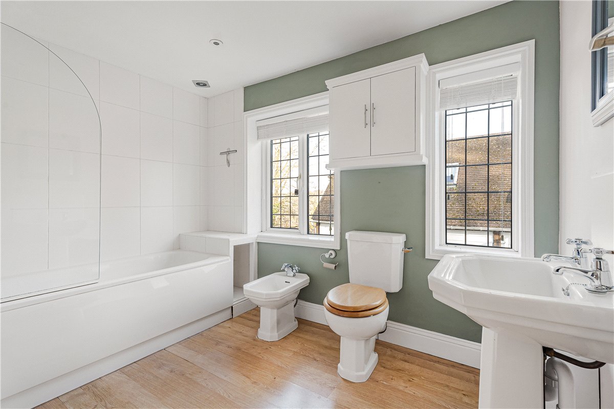 6 bedroom House, Ellesborough Road, Wendover, HP22 - Let Agreed, Image 9