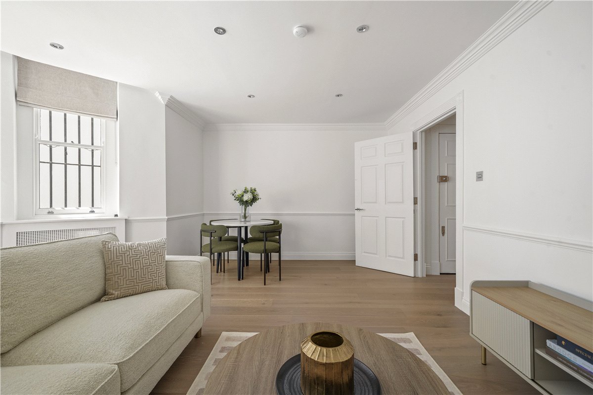 2 bedroom Flat, Manson Place, South Kensington, SW7 - 