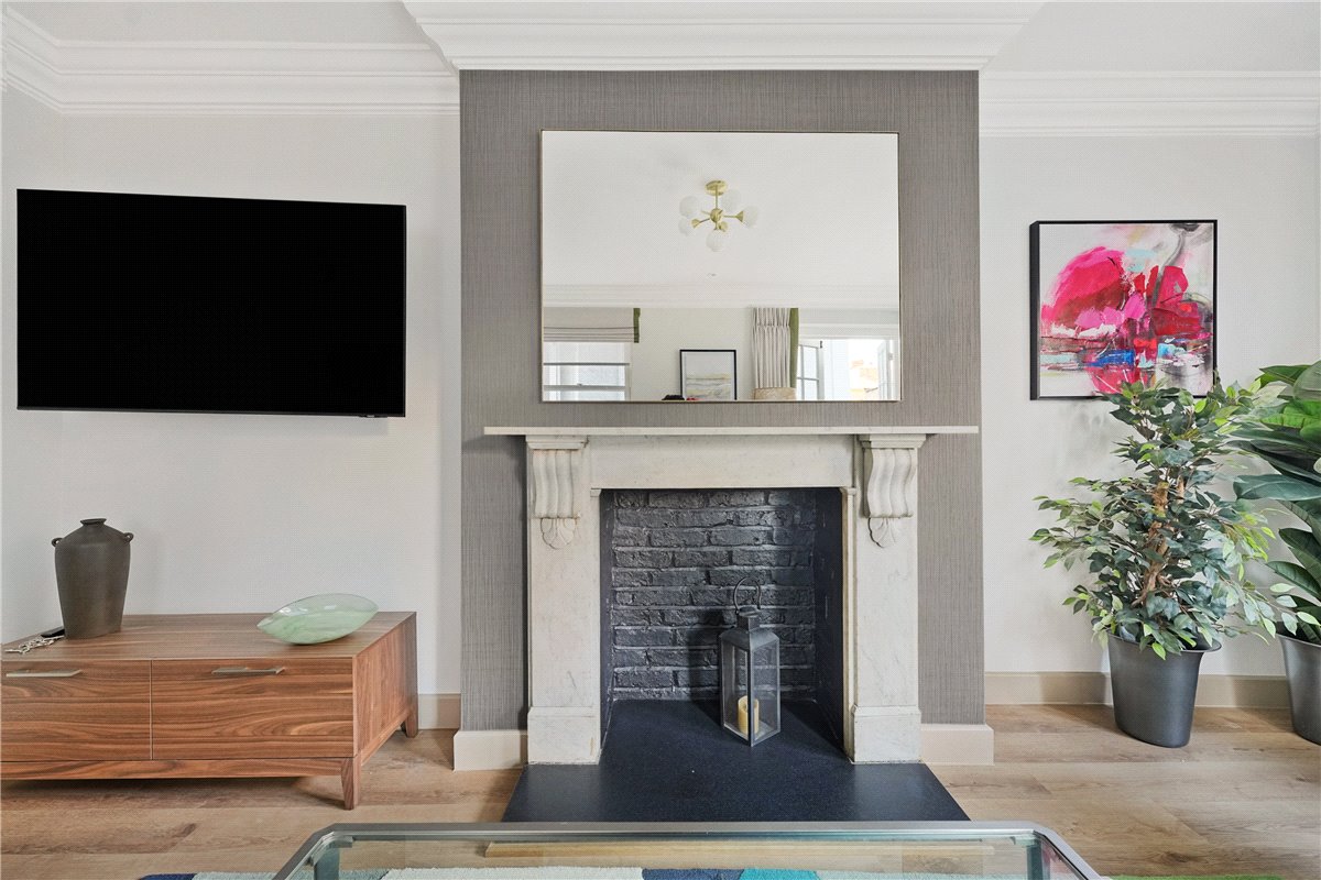 2 bedroom Maisonette, Beaufort Gardens, Knightsbridge, SW3 - Available, Image 14