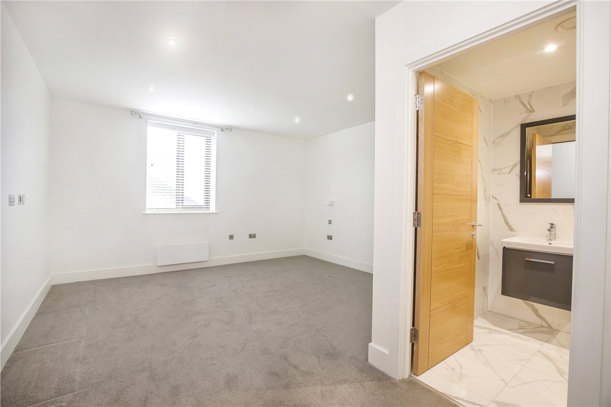 2 bedroom Flat, Station Parade, Harrogate, HG1 - , Image 4