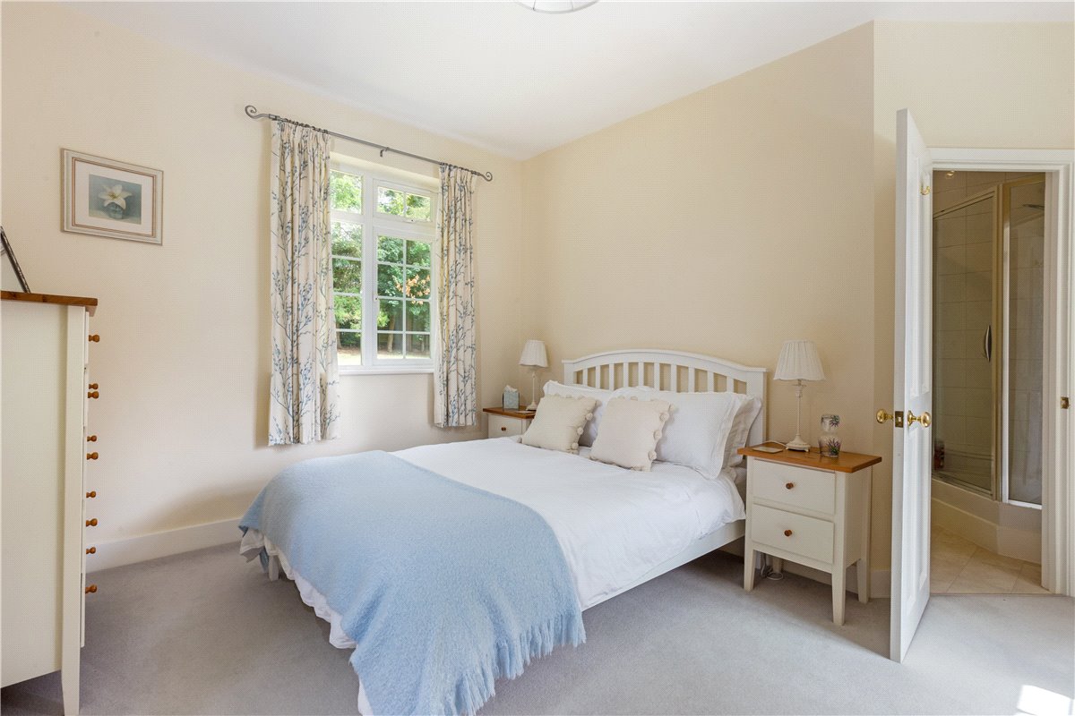 6 bedroom House, Bath Road, Marlborough, SN8 - Available, Image 17