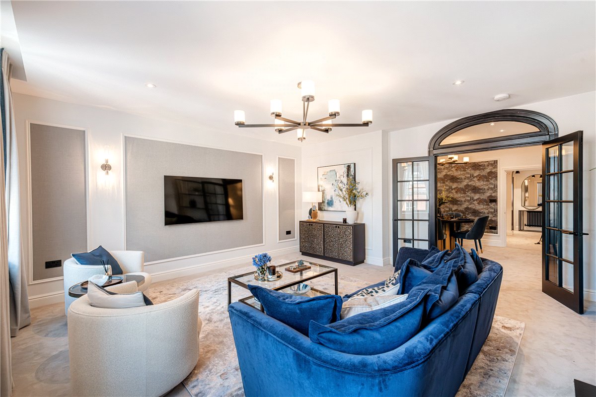 3 bedroom Flat, Curzon Street, Mayfair, W1J - Available, Image 6