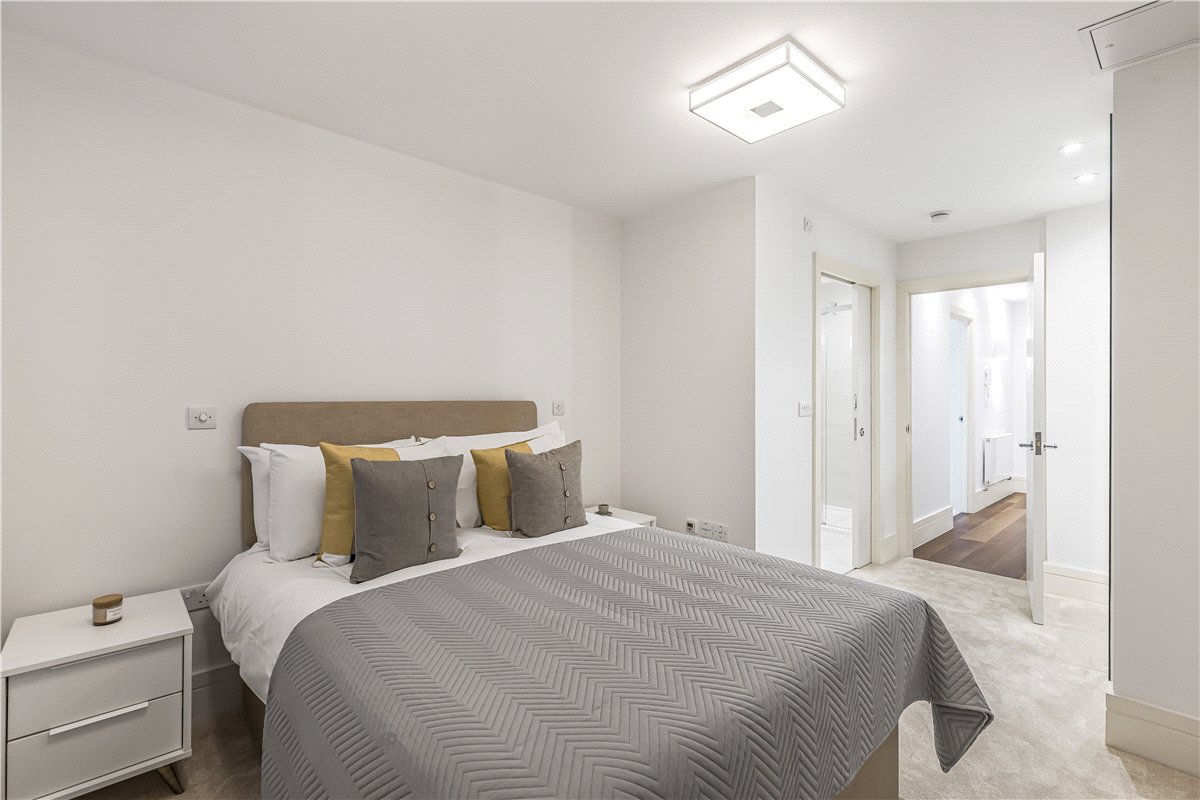 2 bedroom Maisonette, Welbeck Street, Marylebone, W1G - Available, Image 6