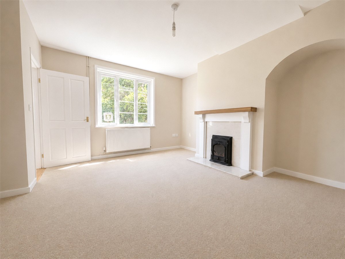 2 bedroom House, Spring Gardens, Alresford, SO24 - Available, Image 2