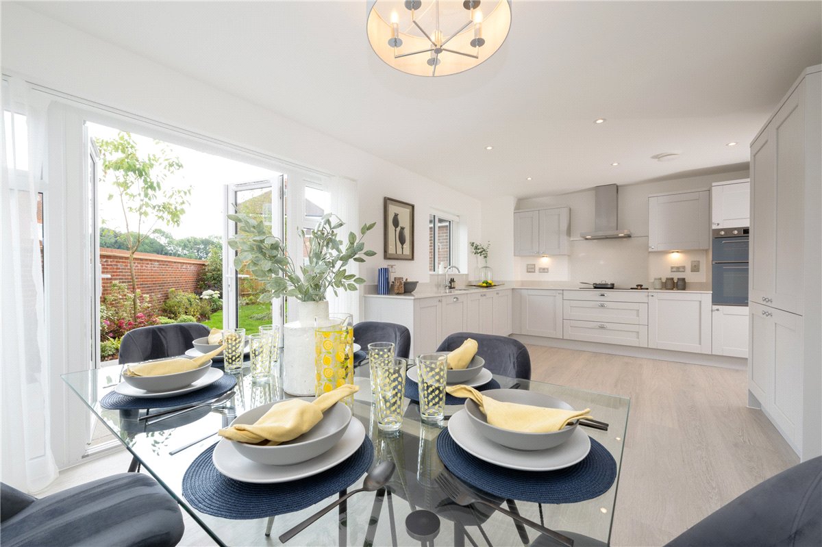 4 bedroom House, Princess Gardens, Bishops Green, RG20 - Available, Image 9