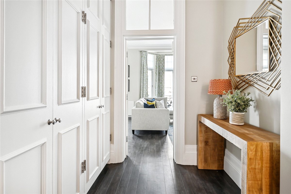 4 bedroom Flat, Gloucester Road, South Kensington, SW7 - Available, Image 13