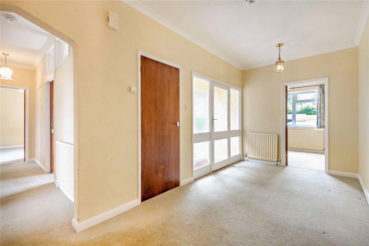 3 bedroom Bungalow, Gore End Road, Ball Hill, RG20 - , Image 3