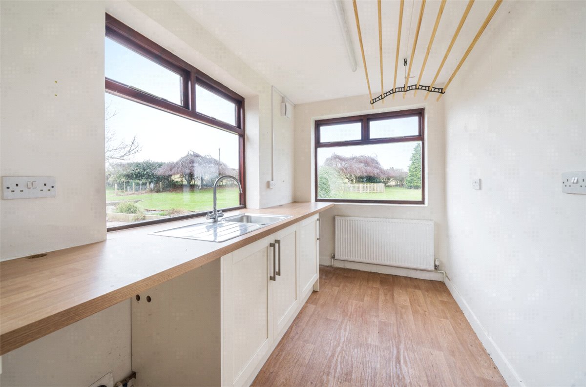 4 bedroom Bungalow, Darnford Lane, Lichfield, WS14 - Available, Image 4