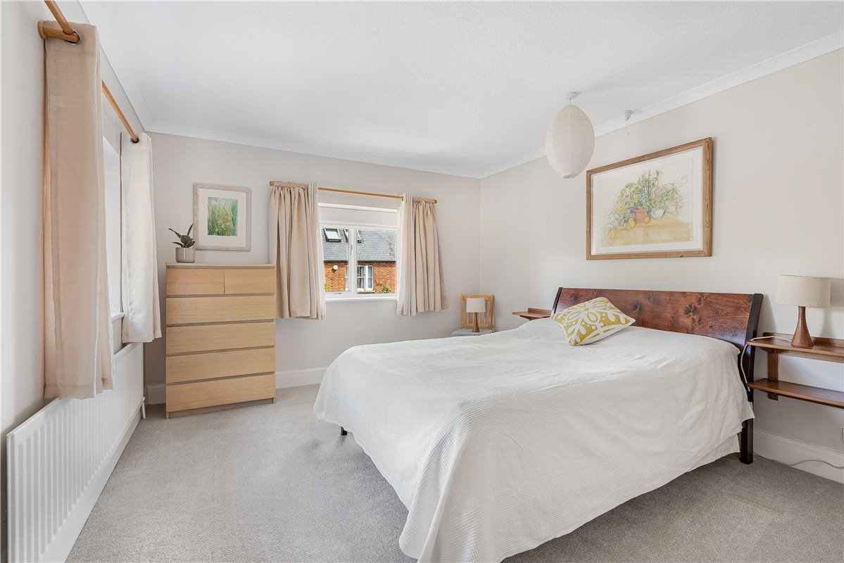 4 bedroom House, High Street, Islip, OX5 - Available, Image 10