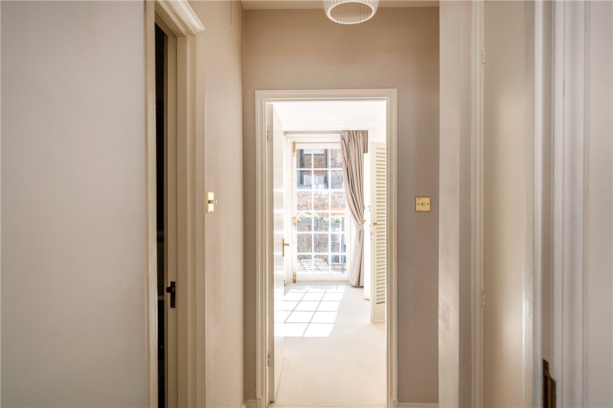 2 bedroom Flat, Reeves Mews, Mayfair, W1K - Available, Image 12