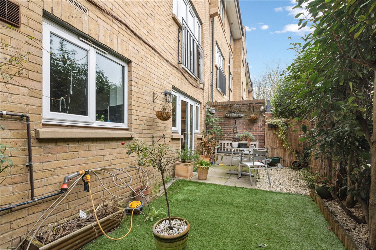 2 bedroom Flat, St. James's Drive, London, SW12 - Sold, Image 8